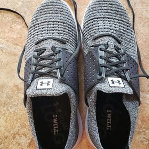 Under Armour mens shoes size 9 5